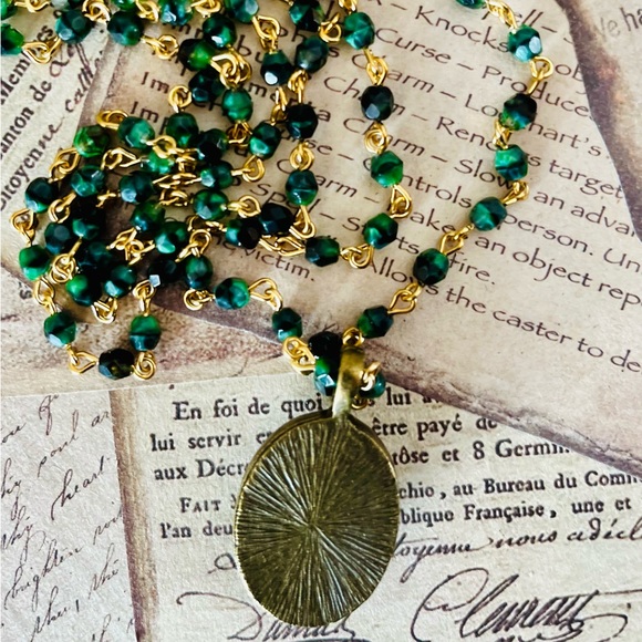 Frida Kahlo Art Pendant Necklace Malachite Chain - Picture 12 of 17